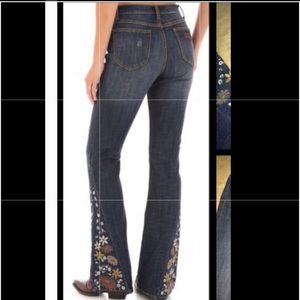 Wrangler Flare embroidered jeans
